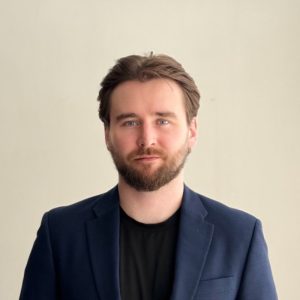 Drake Bauer, Flete<br />
